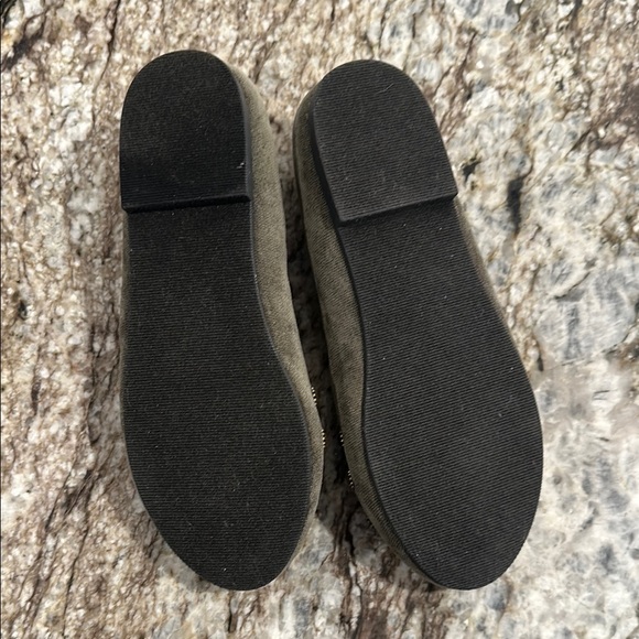 Joyfolie Green Dress Shoes with Perforated Design - Picture 3 of 4